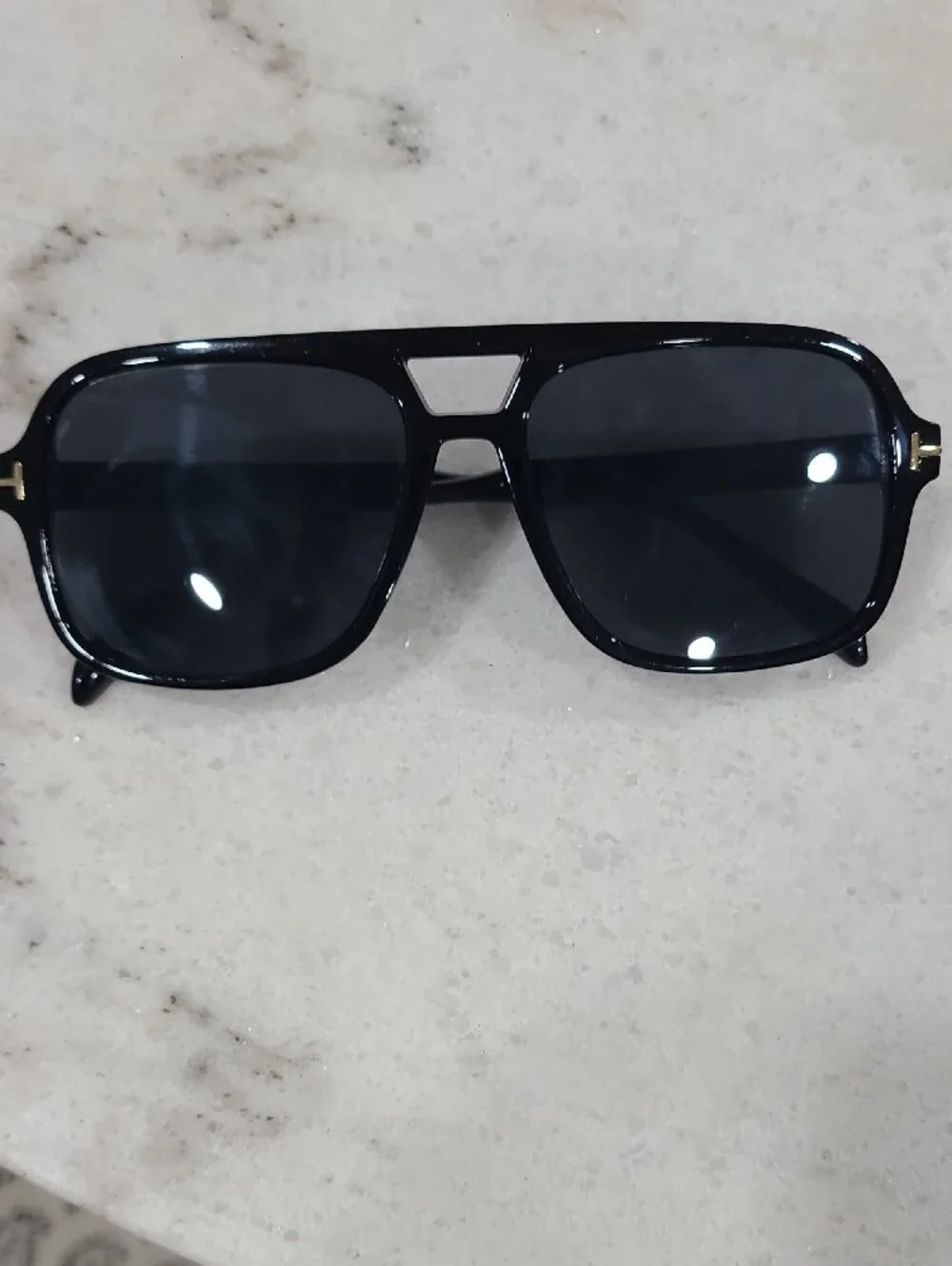 0000 sleek black